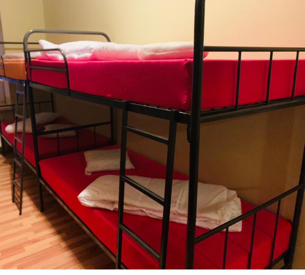 Escobars Backpackers Hostel ريغا المظهر الخارجي الصورة